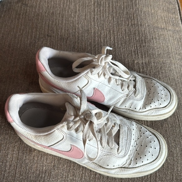 Nike Court Vision Sneakers, Women’s size 7.5, White &  Pink, PreOwned - Picture 8 of 16